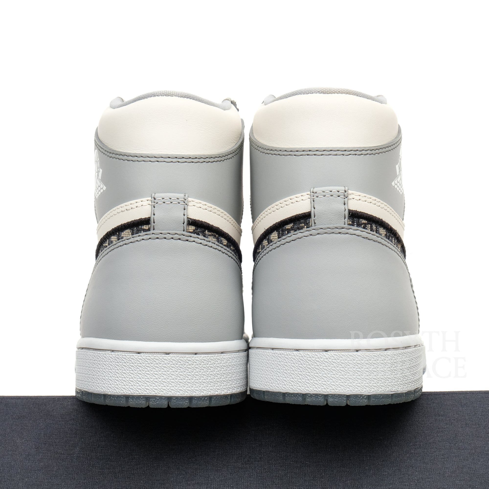 【DIOR x JORDAN / AIR JORDAN 1 RETRO HIGH / US10.5】