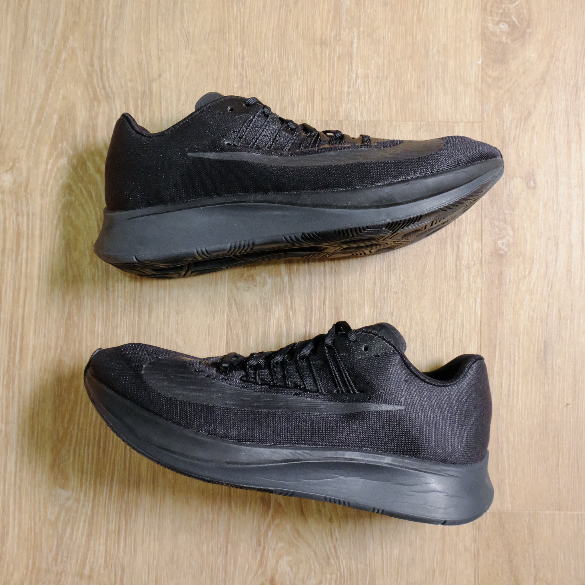 【NIKE / ZOOM FLY TRIPLE BLACK / US 9】