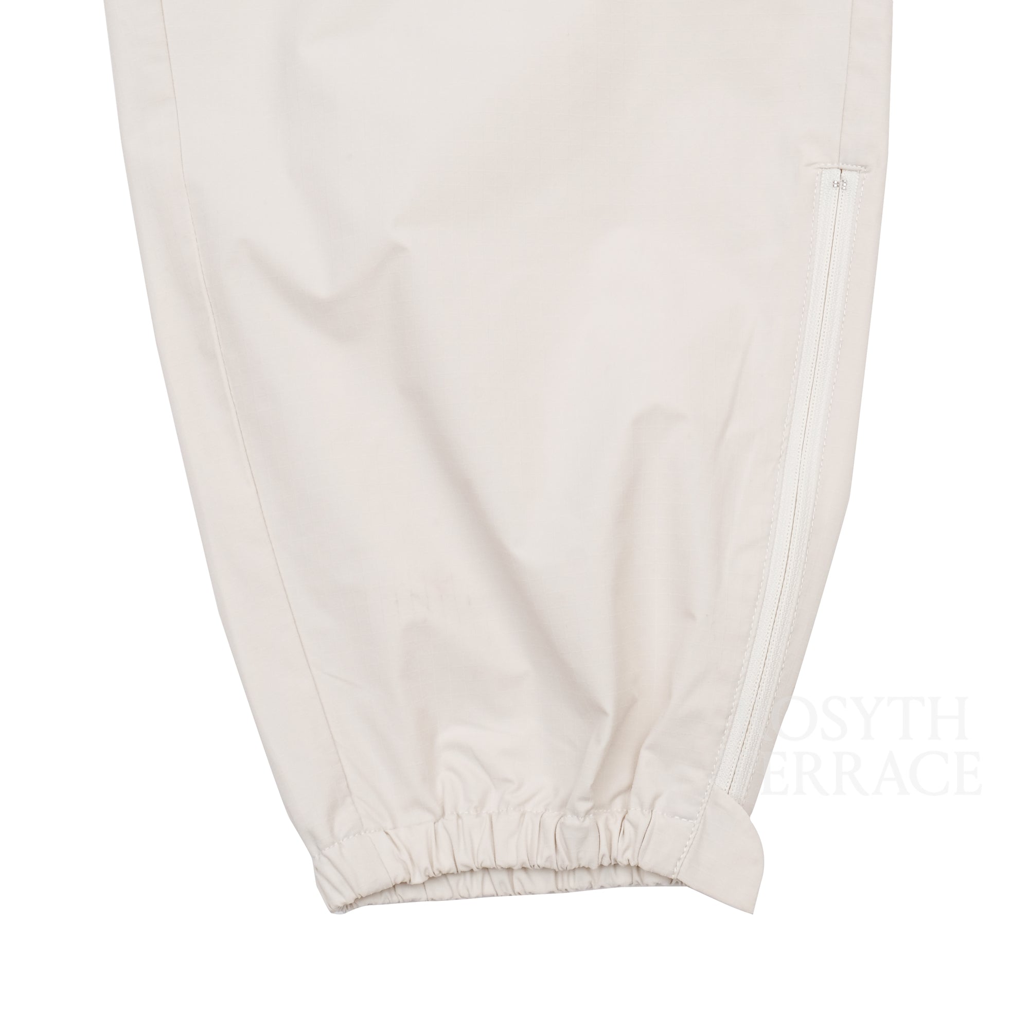 【ADULT ORIENTED ROBES / NYLON TRACK PANTS / SIZE 4】