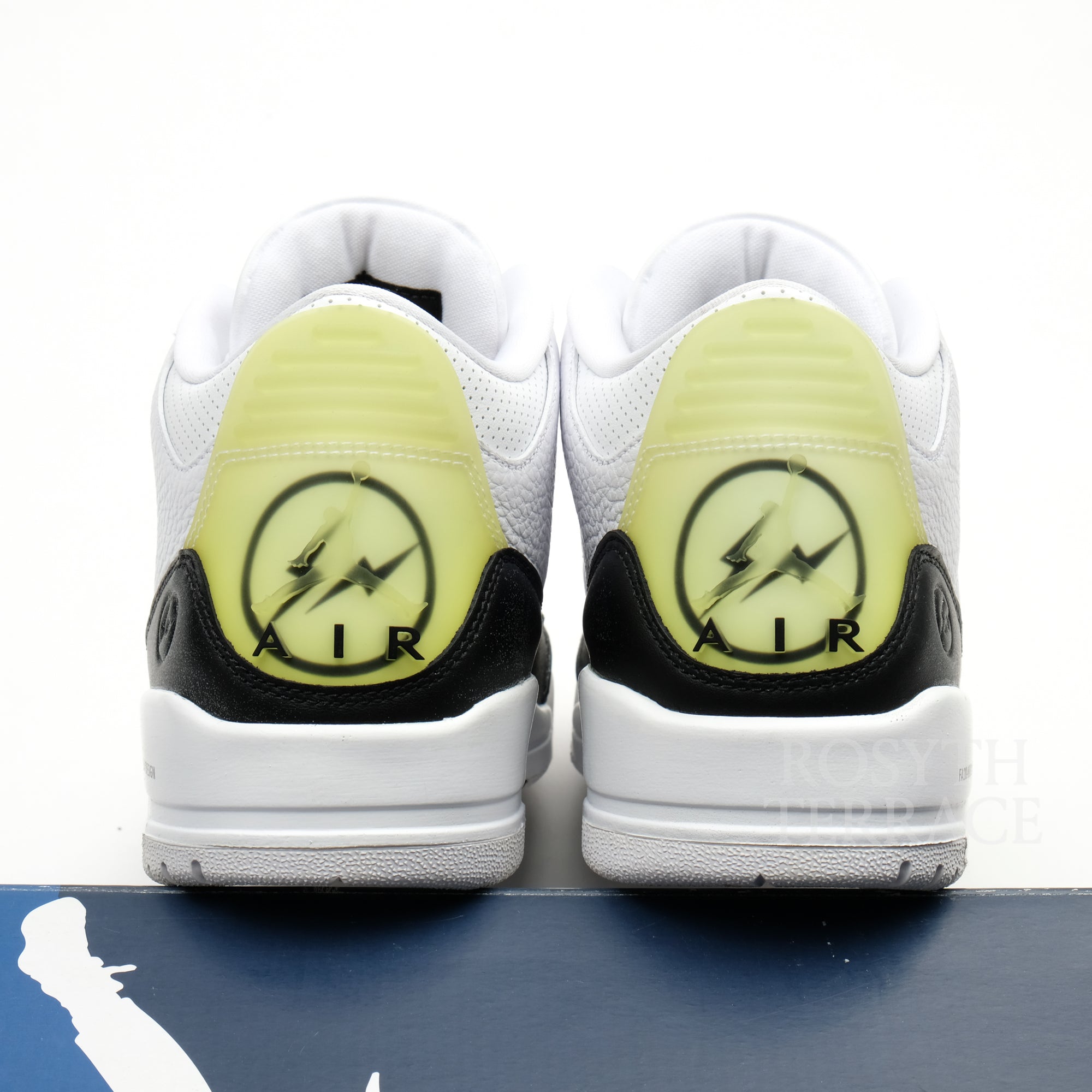 【fragment x JORDAN / AIR JORDAN 3 RETRO SP / US9】