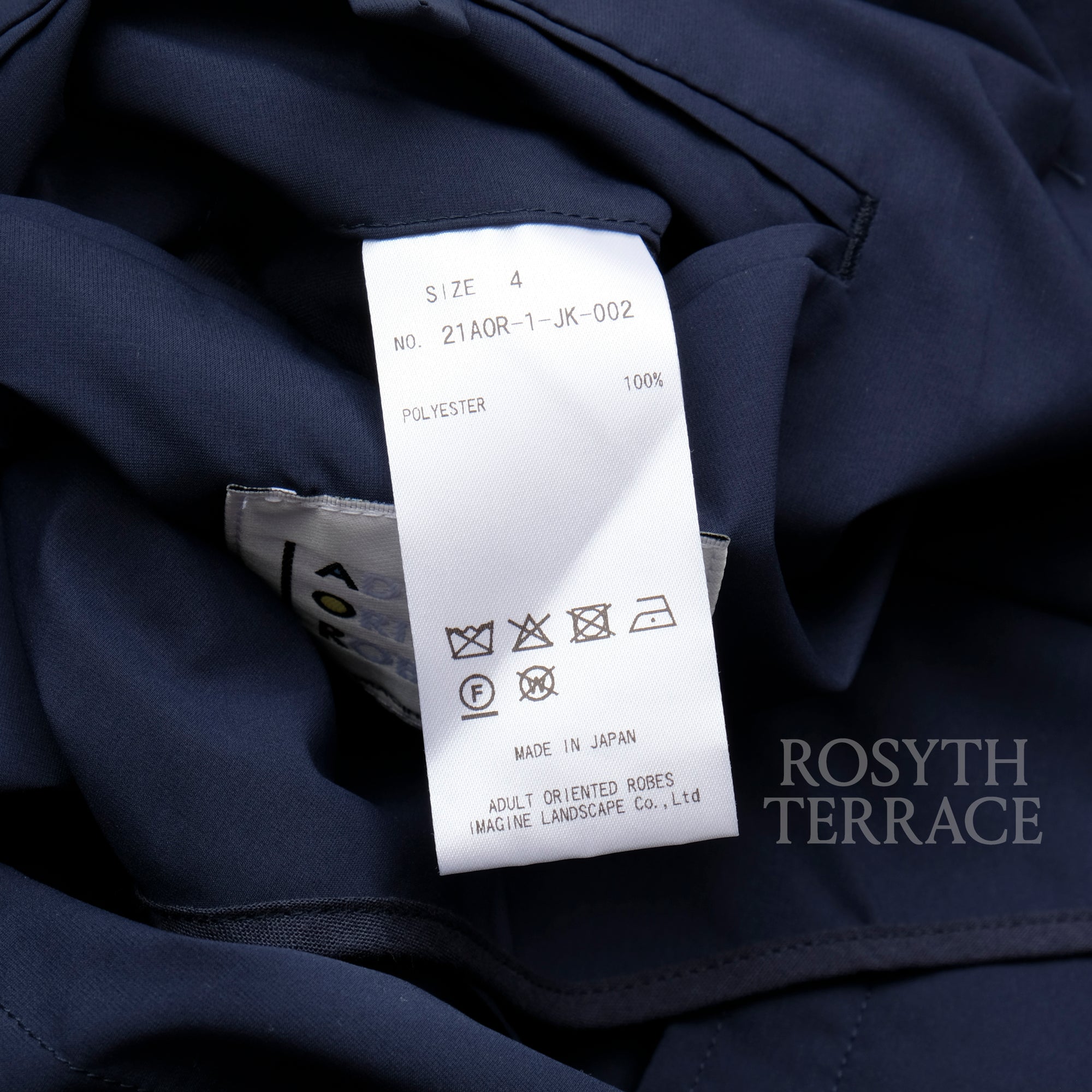 【ADULT ORIENTED ROBES / DOUBLE BREASTED SUIT / SIZE 4】