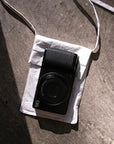 【ARITOMO x Sunsetter Publishing / TYVEK EXTRA LIGHT COMPACT CAMERA POCKET / OS】