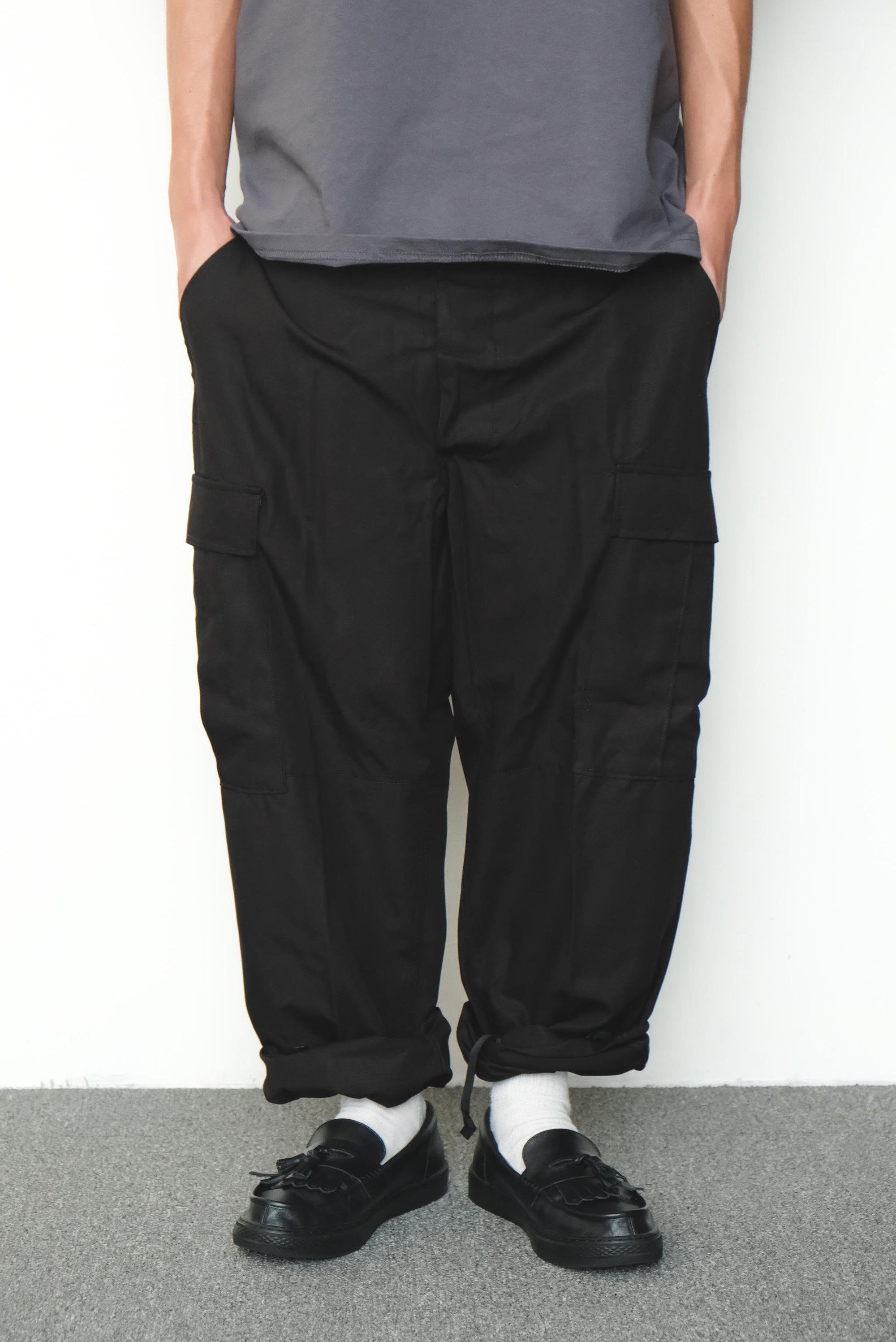 PROPPER Cargo Pants are lightweight and breathable, they provide maximum durability in classic style with all the functional details you need. The perfect Ripstop BDU Trousers for warmer days. Propper is a manufacturer of MIL-SPEC clothing. Since 1967, it has been one of the main uniform suppliers to the United States military. ROSYTH TERRACE Authorized Distributor of PROPPER Singapore.