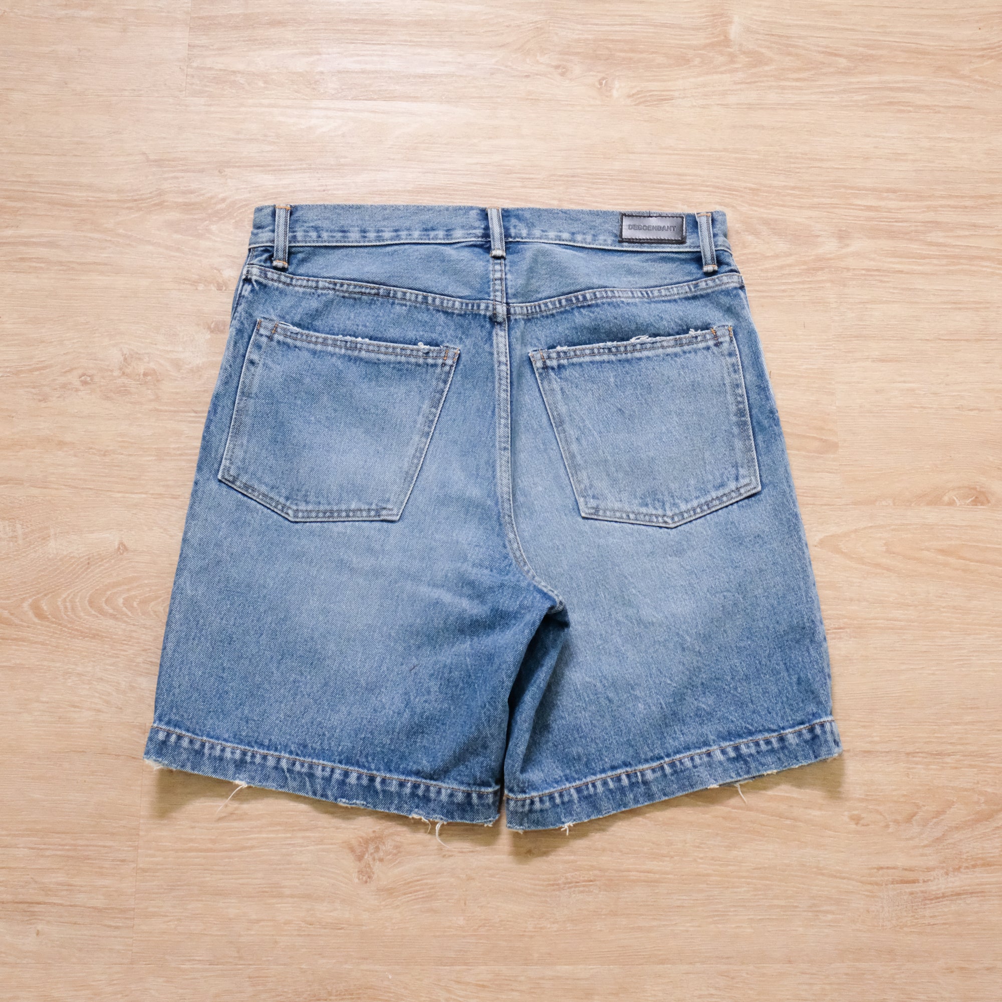 【DESCENDANT / HAMPTON DENIM SHORTS / SIZE 2】