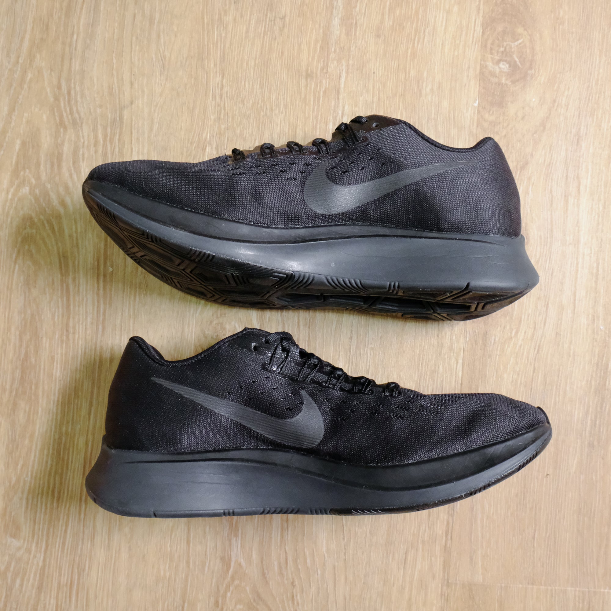 【NIKE / ZOOM FLY TRIPLE BLACK / US 9】