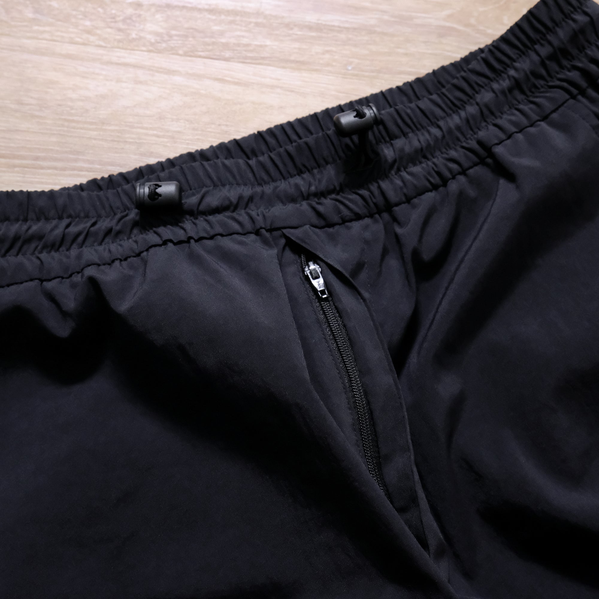 【SO SHOP &amp; HOSTEL / NYLON TRACK PANTS / SIZE M】