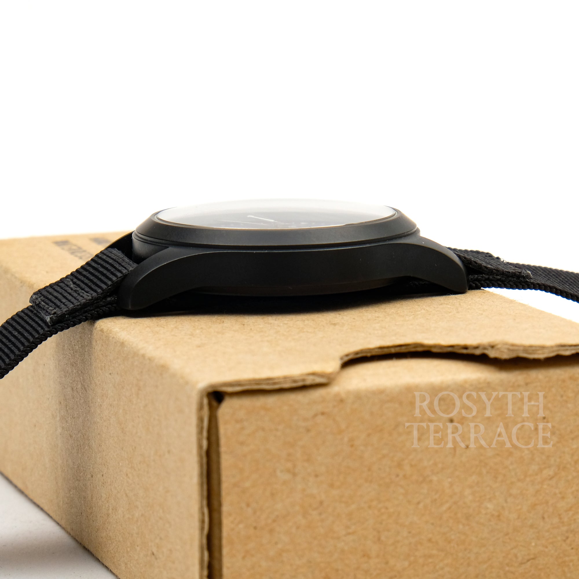 【N.HOOLYWOOD x HAMILTON / KHAKI FIELD MECHANICAL (REF. H69589433) / OS】