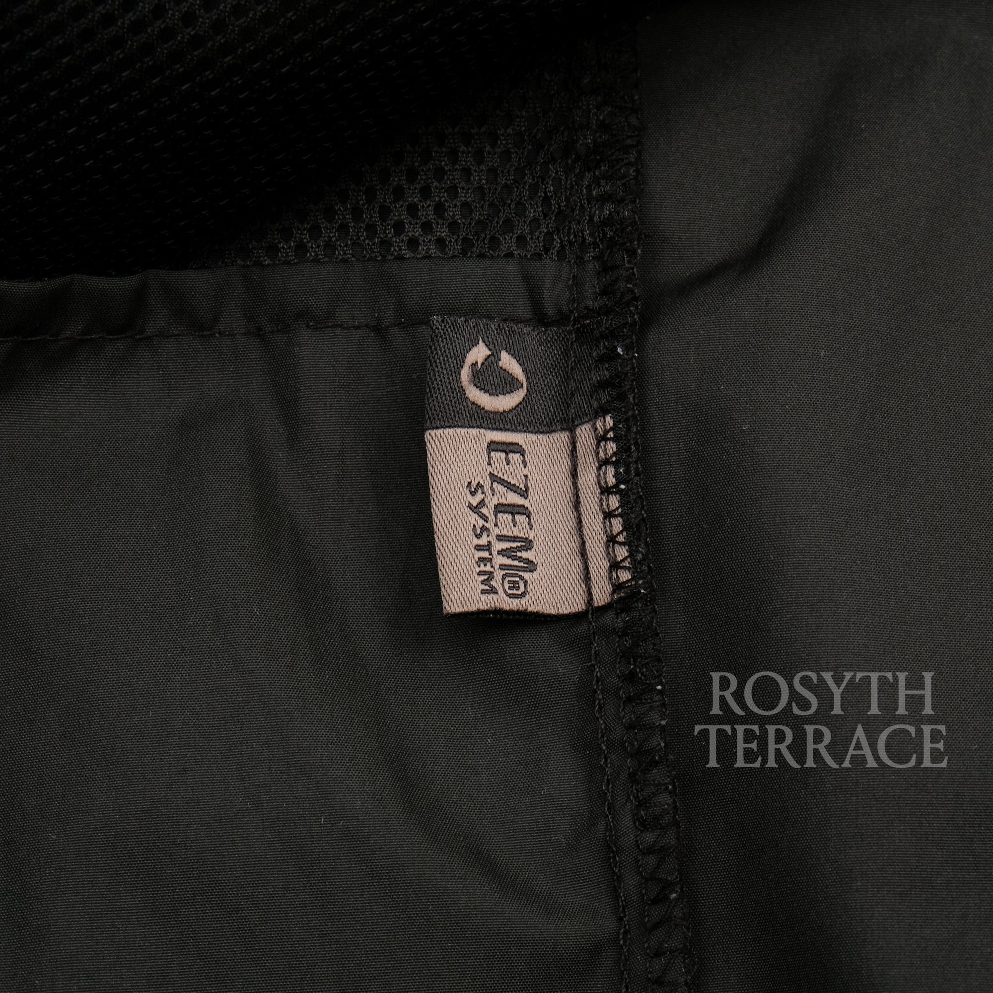 【700FILL / EMB TECHNO LITE JACKET / OS】