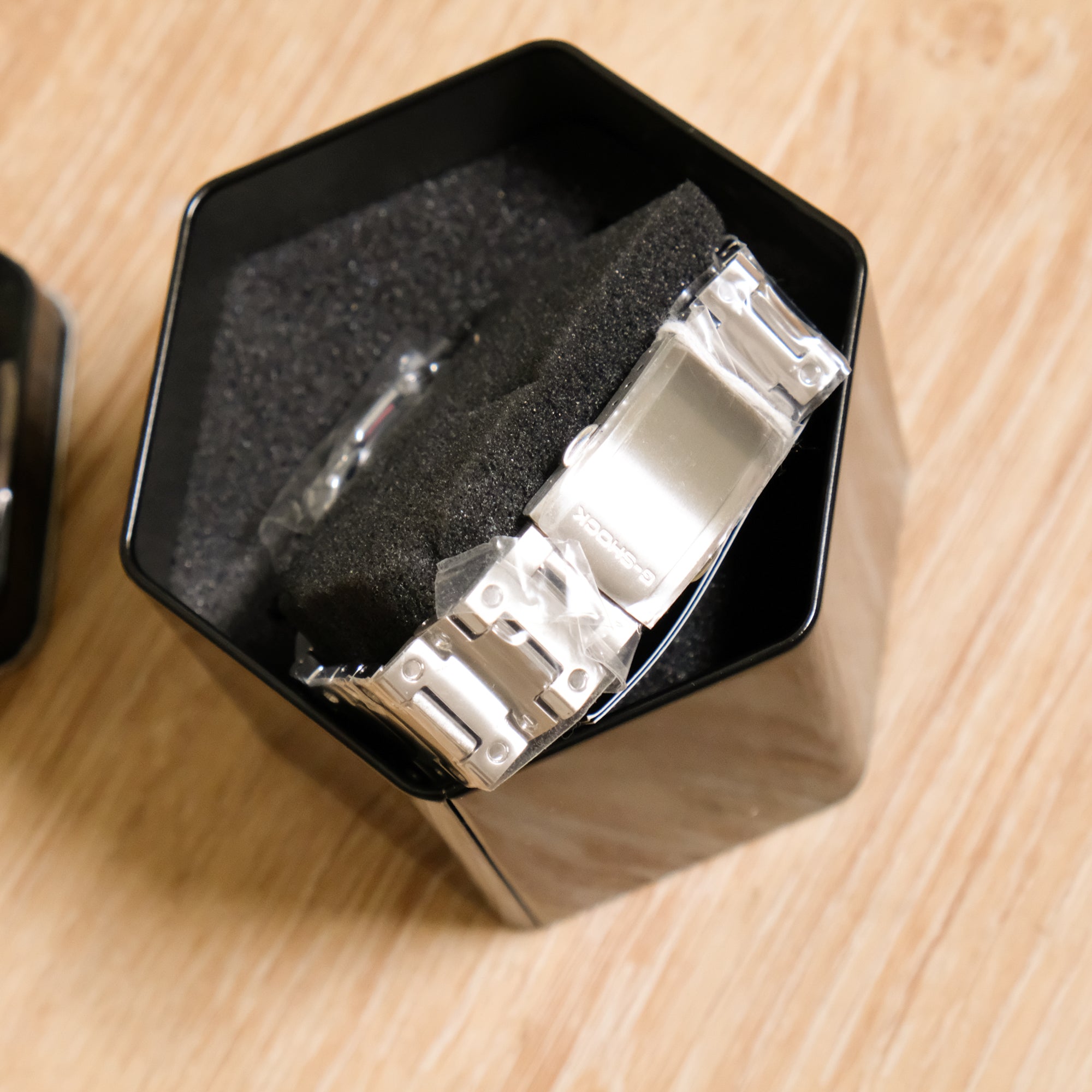 【G-SHOCK / GMW-B5000D-1DR】