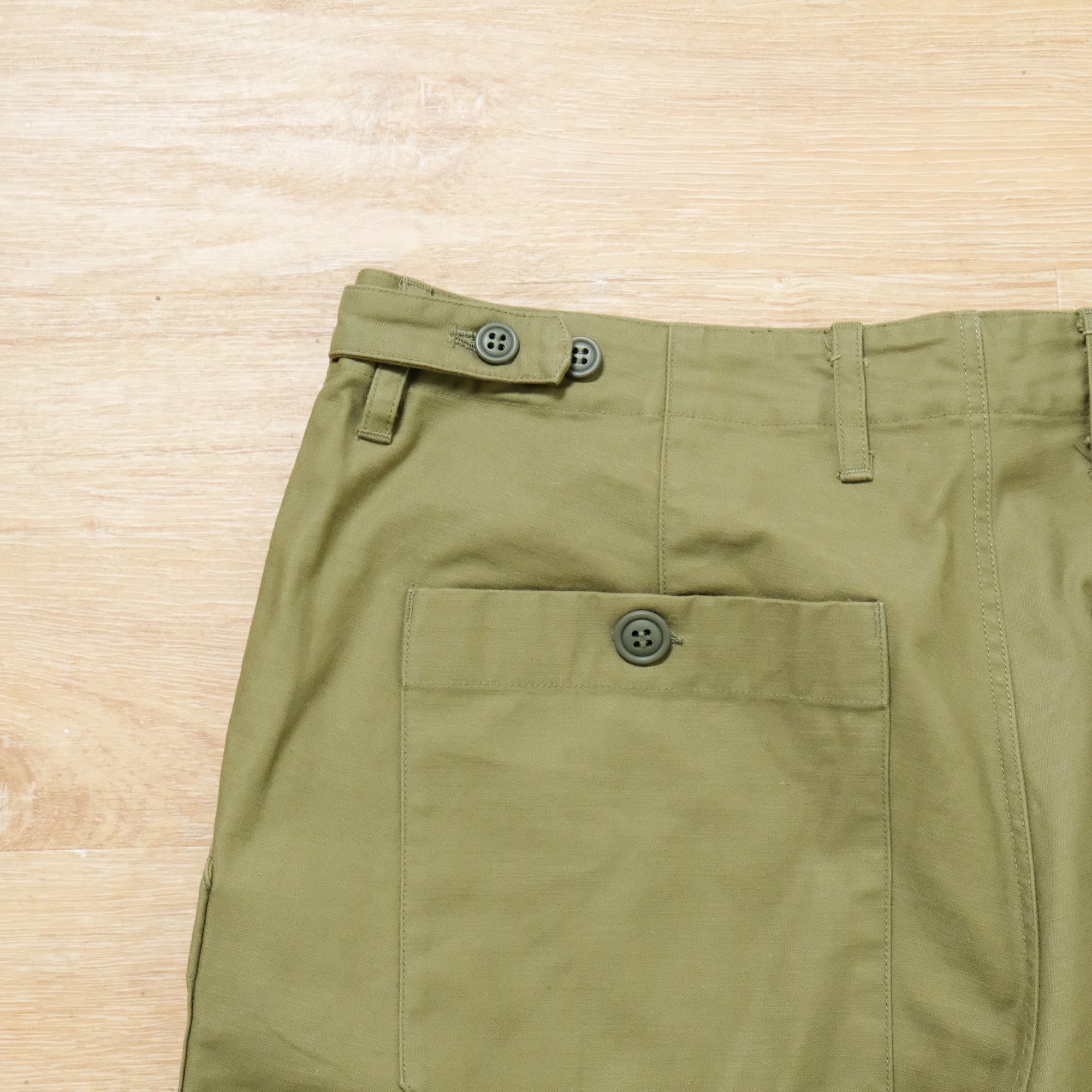 【NATURAL HIKING CLUB / NHC BAKER SHORTS (OLIVE) / SIZE M】