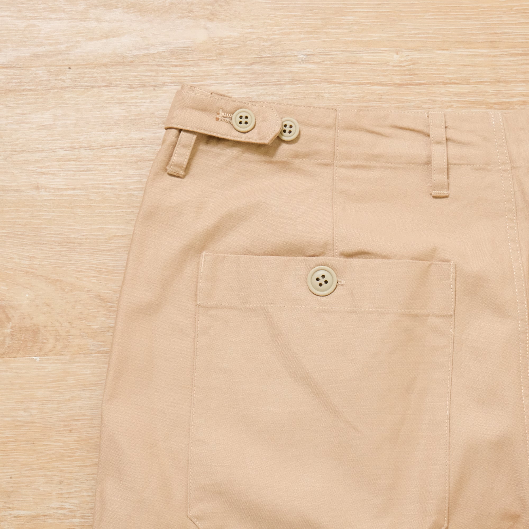 【NATURAL HIKING CLUB / NHC BAKER SHORTS (KHAKI) / SIZE M】