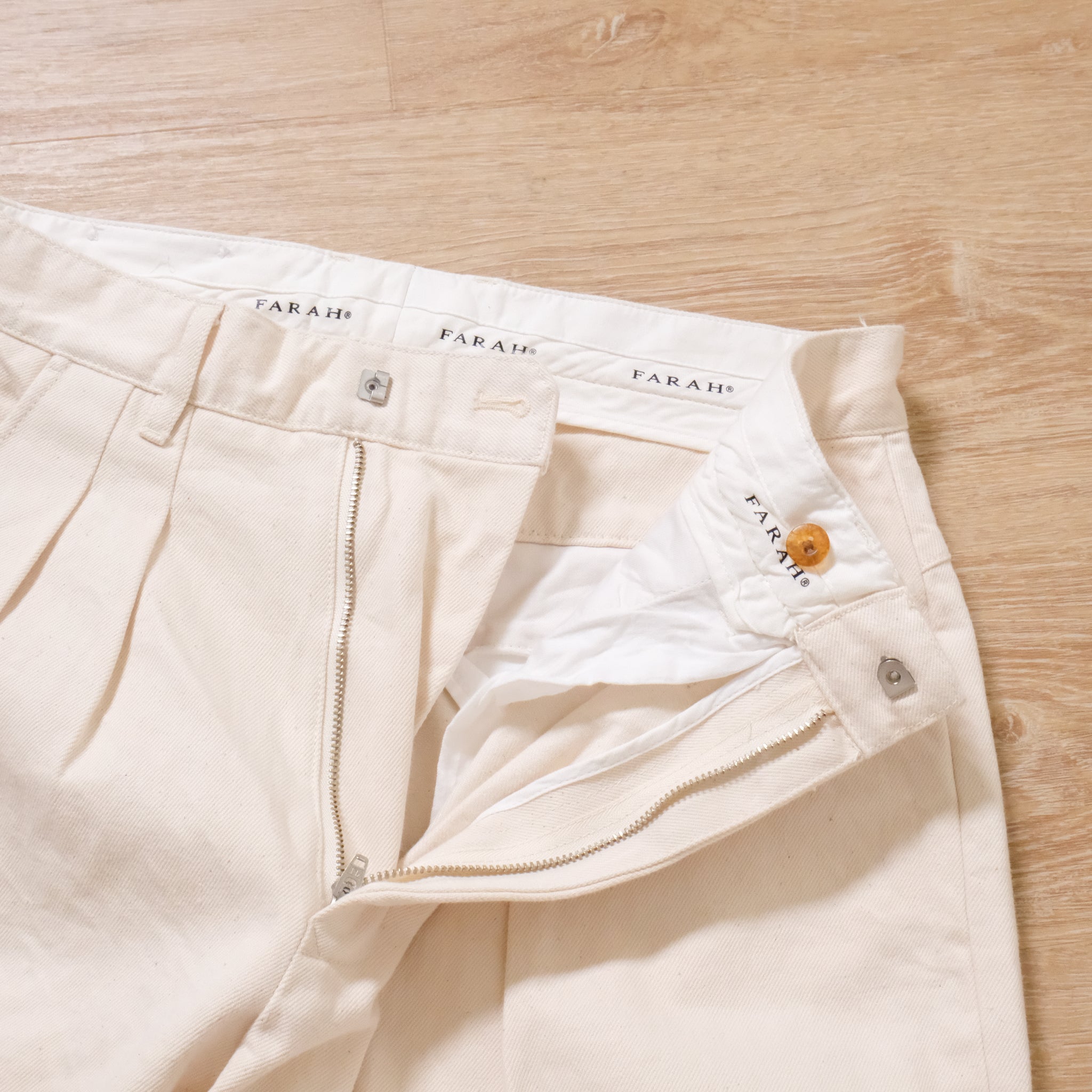 FARAH JAPAN / TWO-TUCK WIDE TAPERED PANTS (NATURAL) / SIZE 32】 – ROSYTH  TERRACE