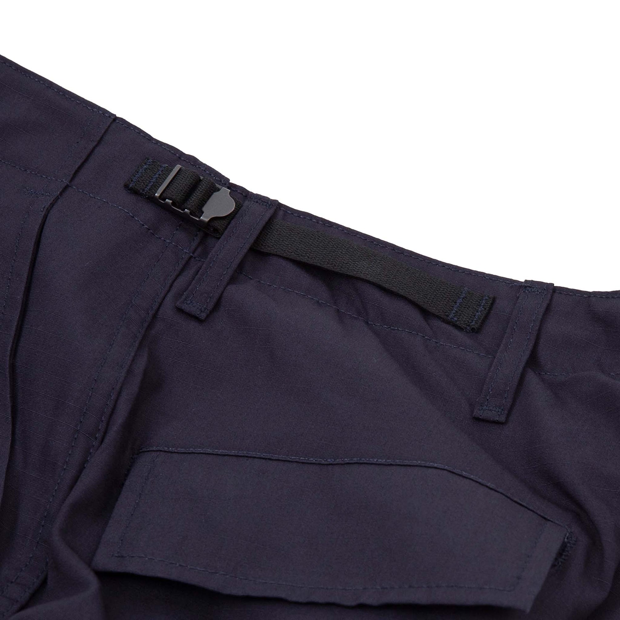 PROPPER Cargo Pants are lightweight and breathable, they provide maximum durability in classic style with all the functional details you need. The perfect Ripstop BDU Trousers for warmer days. Propper is a manufacturer of MIL-SPEC clothing. Since 1967, it has been one of the main uniform suppliers to the United States military. ROSYTH TERRACE Authorized Distributor of PROPPER Singapore.