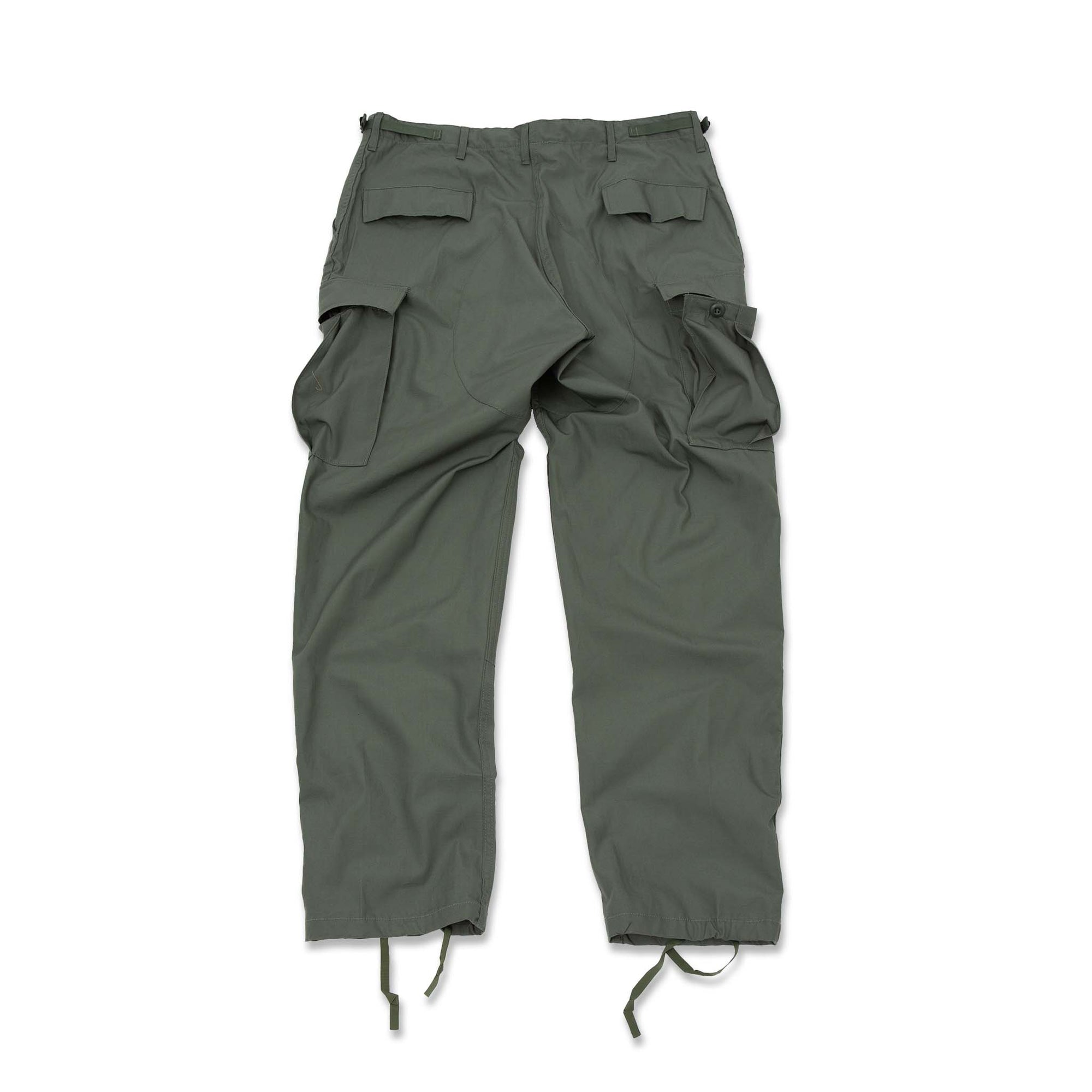 PROPPER Cargo Pants are lightweight and breathable, they provide maximum durability in classic style with all the functional details you need. The perfect Ripstop BDU Trousers for warmer days. Propper is a manufacturer of MIL-SPEC clothing. Since 1967, it has been one of the main uniform suppliers to the United States military. ROSYTH TERRACE Authorized Distributor of PROPPER Singapore.