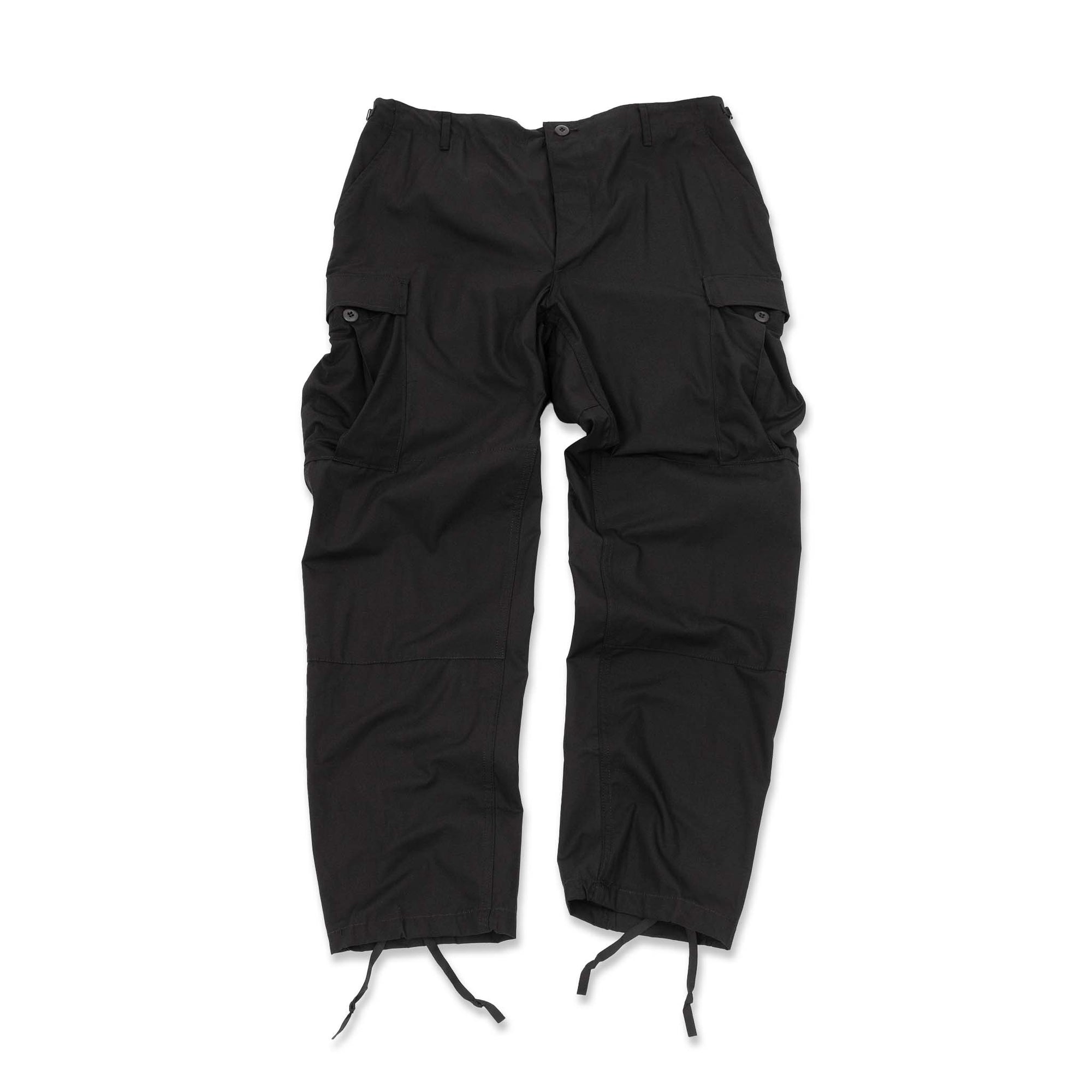 PROPPER Cargo Pants are lightweight and breathable, they provide maximum durability in classic style with all the functional details you need. The perfect Ripstop BDU Trousers for warmer days. Propper is a manufacturer of MIL-SPEC clothing. Since 1967, it has been one of the main uniform suppliers to the United States military. ROSYTH TERRACE Authorized Distributor of PROPPER Singapore.