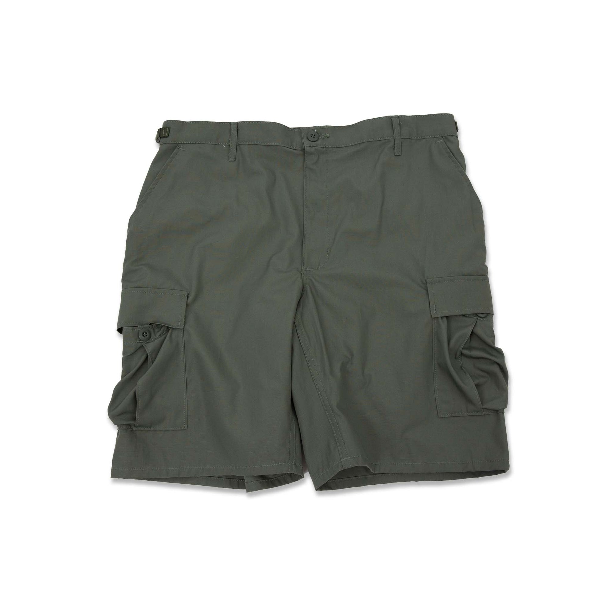 PROPPER Cargo Shorts are lightweight and breathable, they provide maximum durability in classic style with all the functional details you need. The perfect Ripstop BDU Shorts for warmer days. Propper is a manufacturer of clothing and gear for tactical, law enforcement, public safety, and military applications. Since 1967 it has been one of the main uniform suppliers to the United States military. ROSYTH TERRACE Authorized Distributor of PROPPER Singapore.