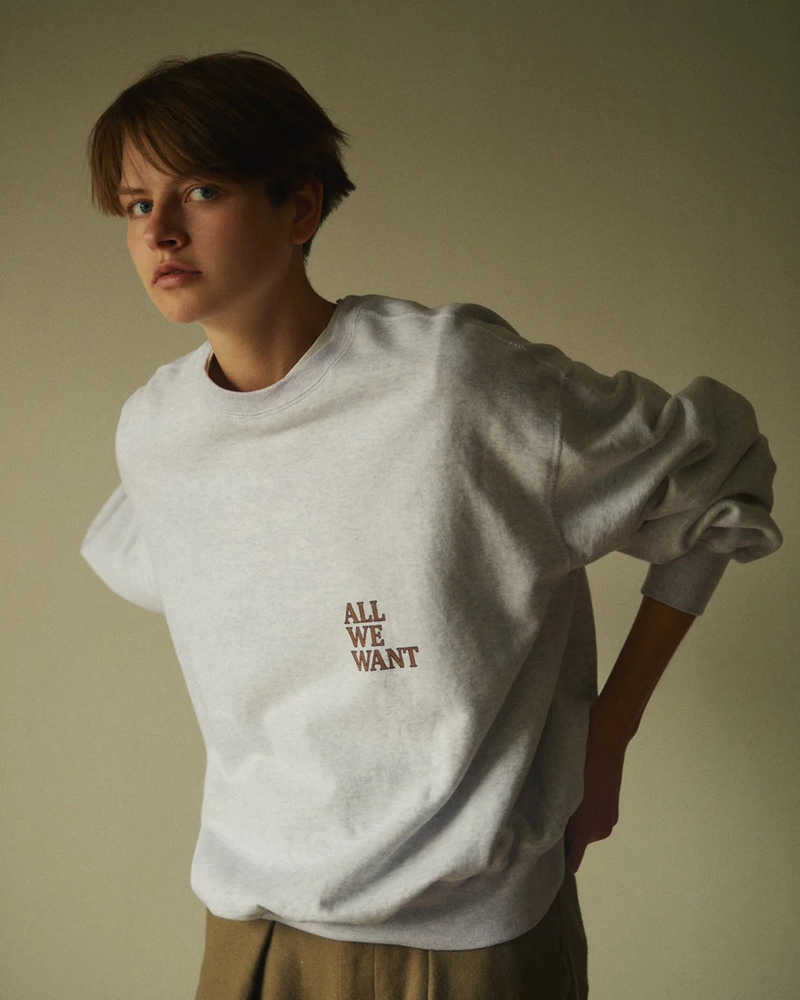 【ALL WE WANT MAGAZINE / AWW SWEATSHIRT / OS】